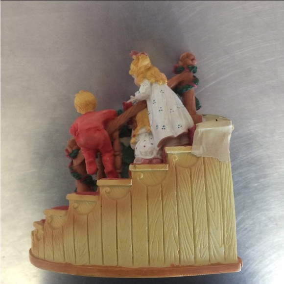 ⭐️SF Music Box Company⭐️XMAS morning - Picture 3 of 6